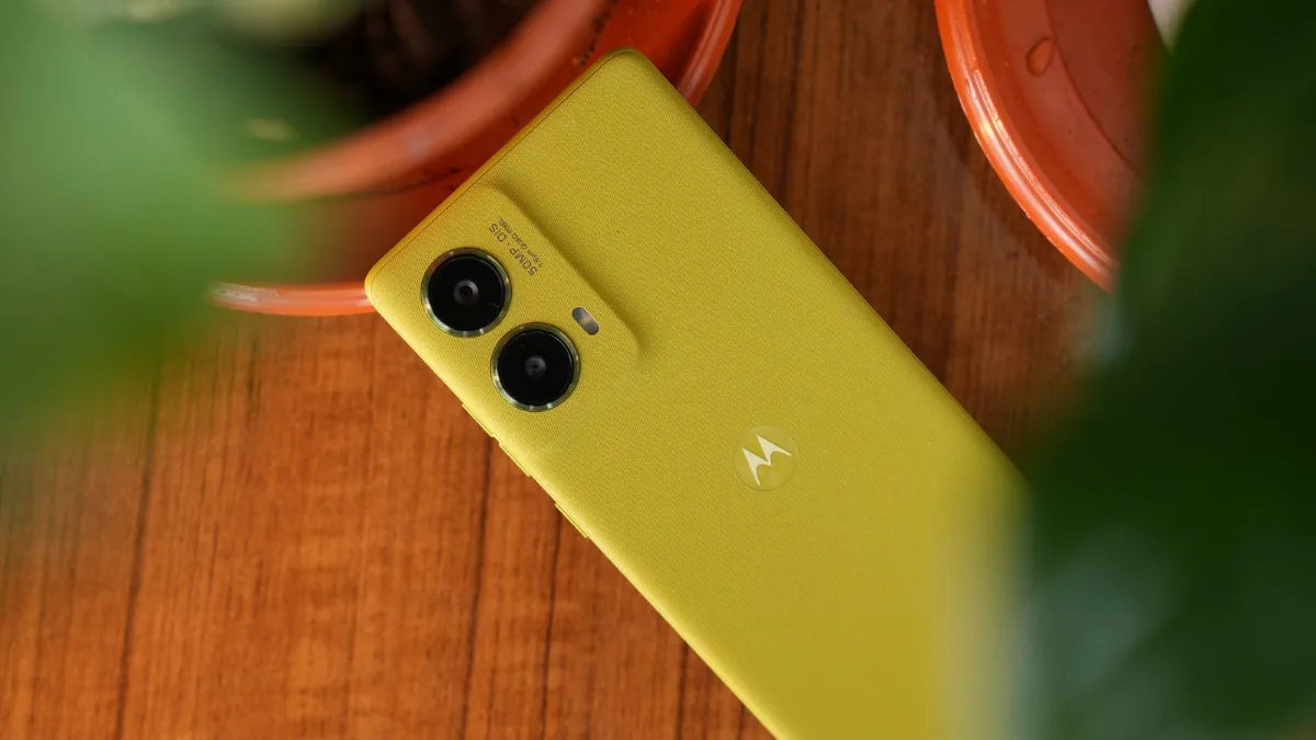 Moto g85 phone